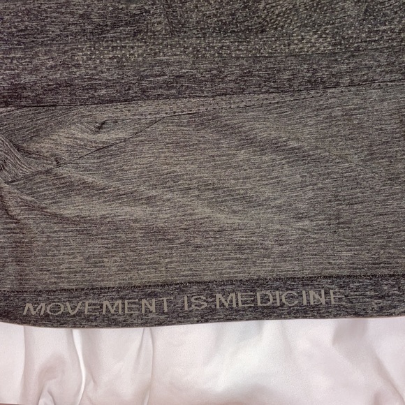 Lululemon, size 18, swiftly long sleeve, green - Picture 4 of 4